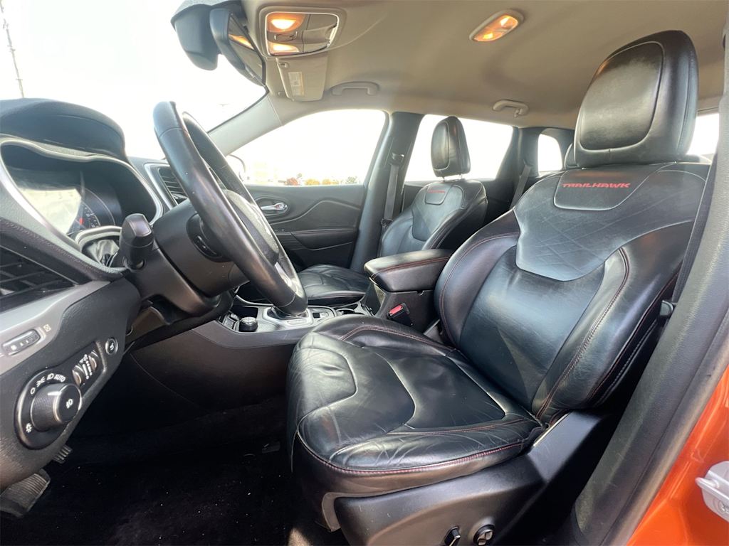 Thumbnail: 2015 Jeep Cherokee - 11