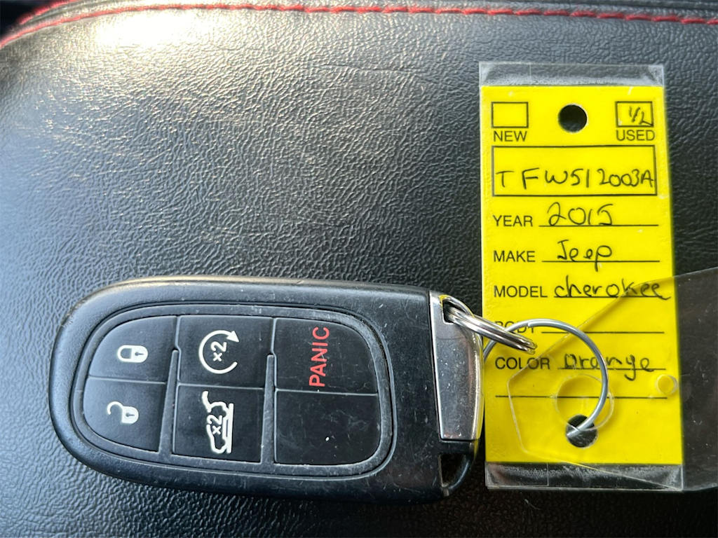 Thumbnail: 2015 Jeep Cherokee - 36