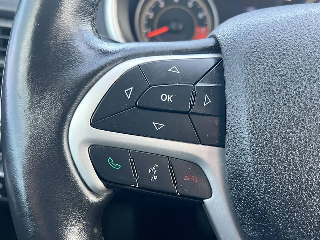 Thumbnail: 2015 Jeep Cherokee - 29