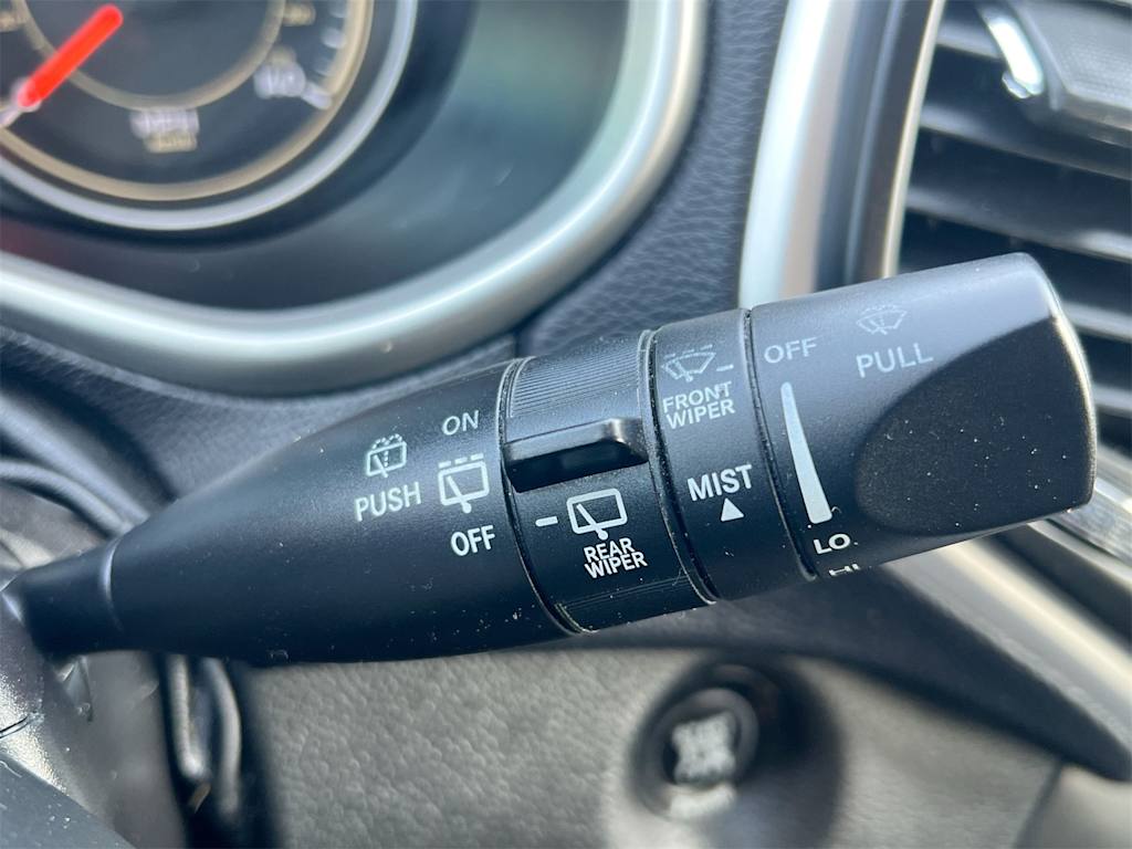 Thumbnail: 2015 Jeep Cherokee - 31