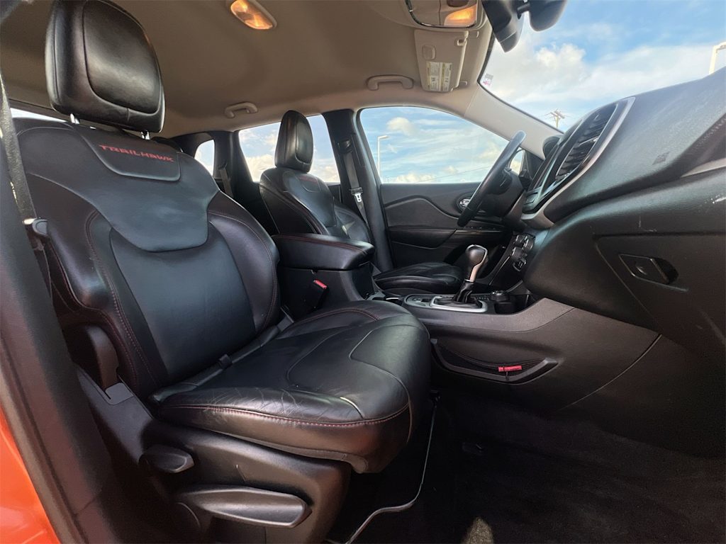 Thumbnail: 2015 Jeep Cherokee - 28