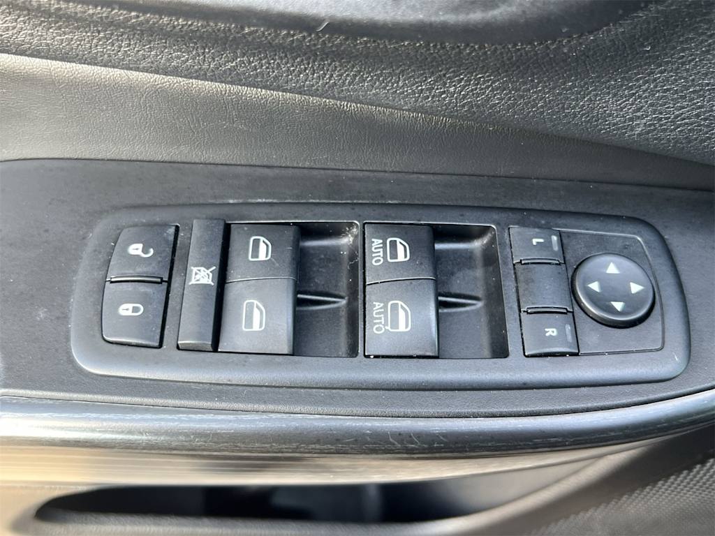 Thumbnail: 2014 Jeep Cherokee - 24