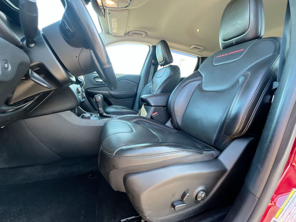 Thumbnail: 2019 Jeep Cherokee - 10