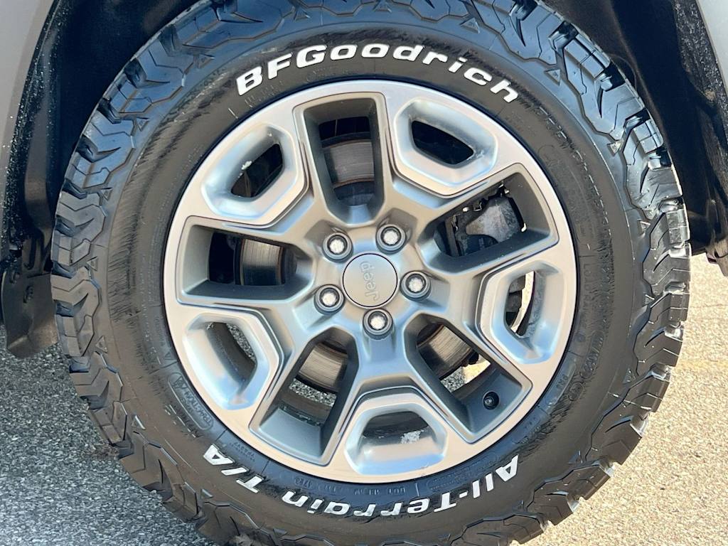Thumbnail: 2019 Jeep Cherokee - 7
