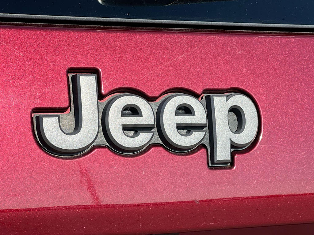 Thumbnail: 2019 Jeep Cherokee - 6