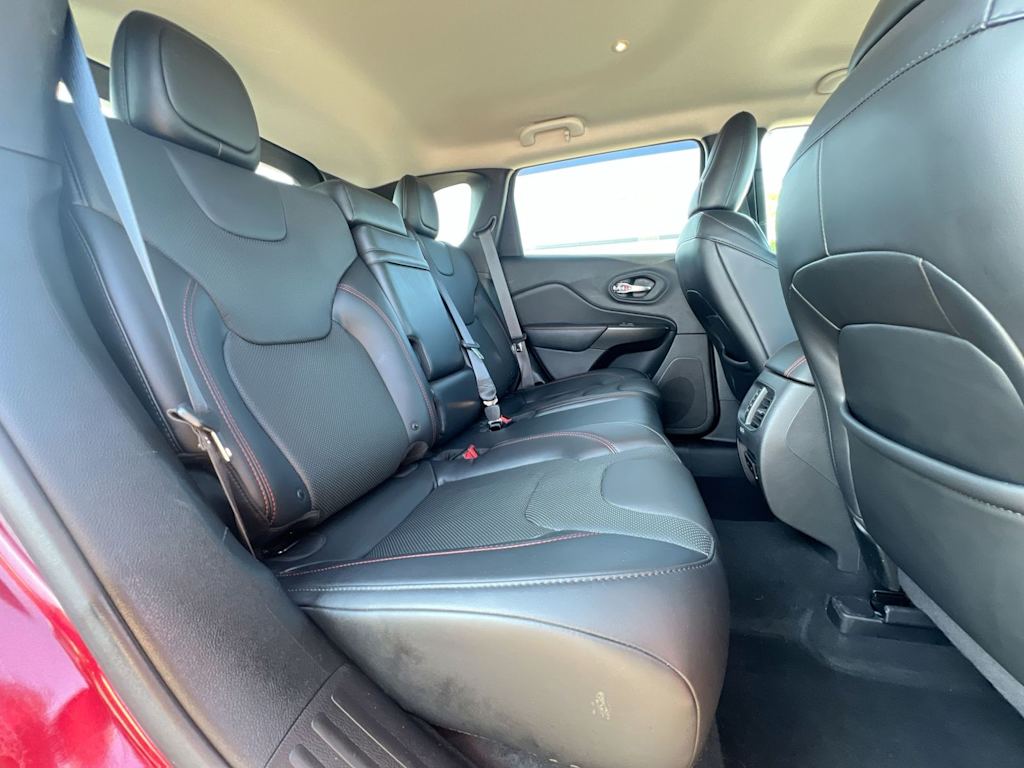 Thumbnail: 2019 Jeep Cherokee - 26