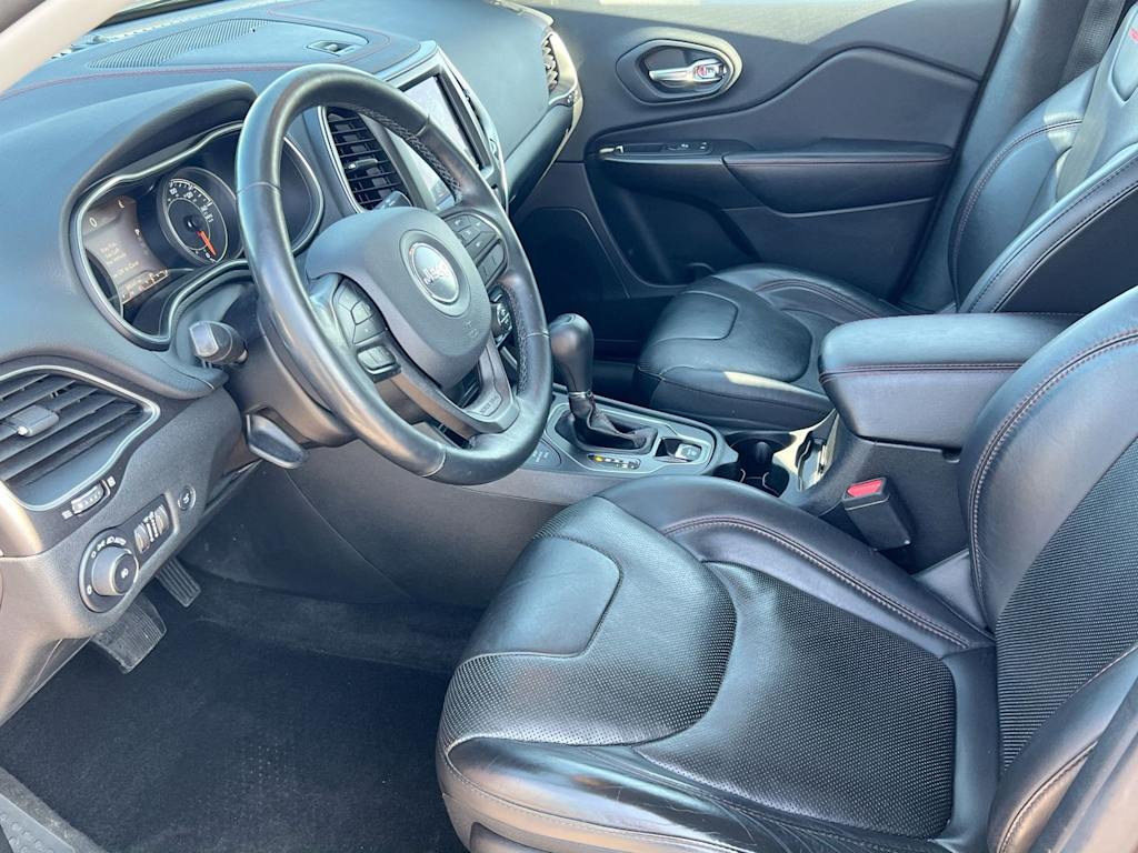 Thumbnail: 2019 Jeep Cherokee - 9