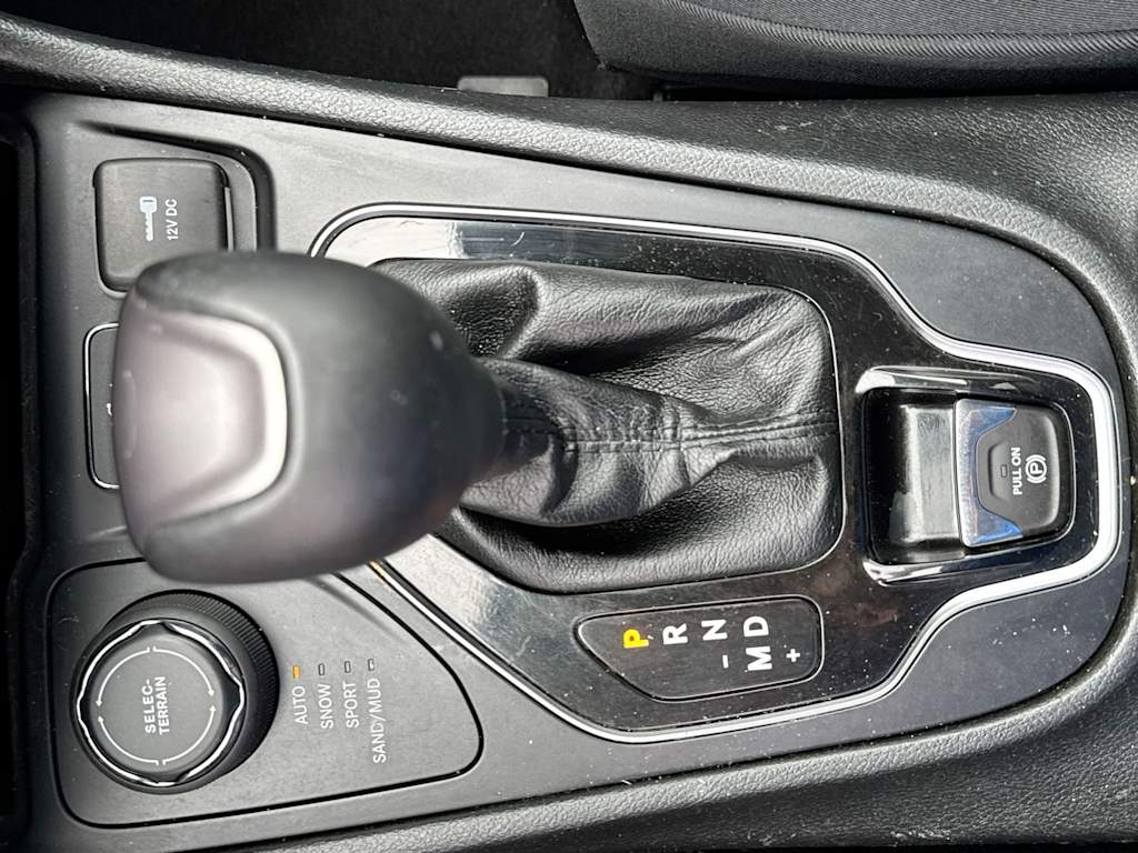 Thumbnail: 2019 Jeep Cherokee - 25