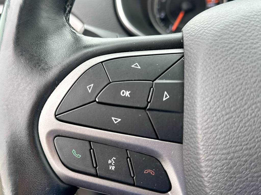 Thumbnail: 2019 Jeep Cherokee - 20