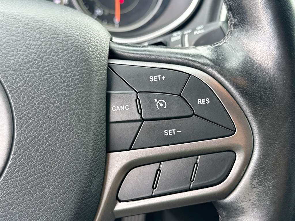 Thumbnail: 2021 Jeep Cherokee - 30