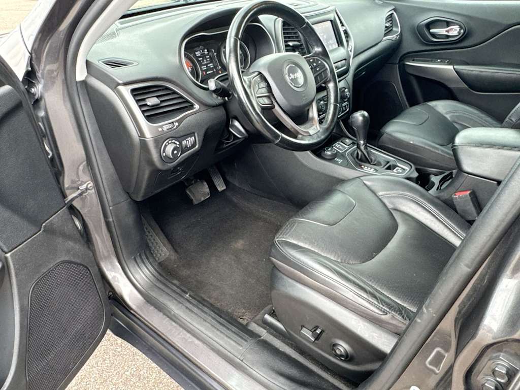 Thumbnail: 2021 Jeep Cherokee - 9