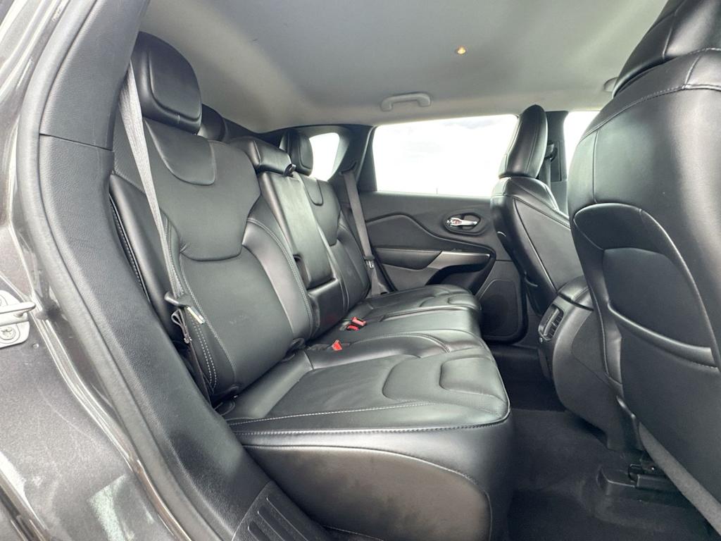 Thumbnail: 2021 Jeep Cherokee - 27