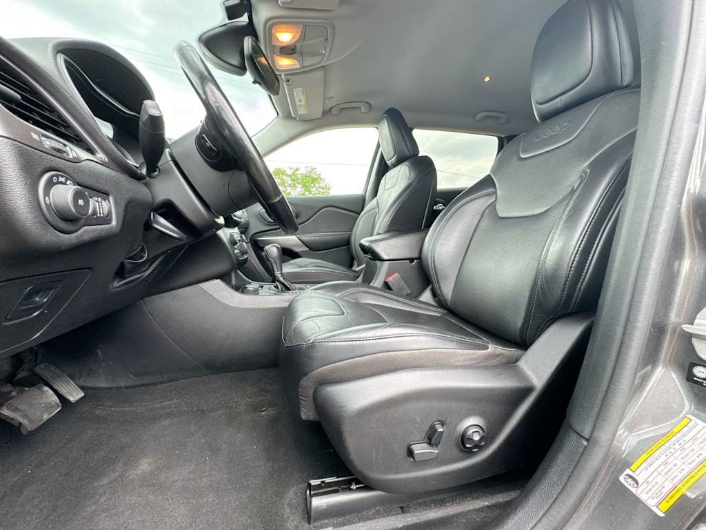 Thumbnail: 2021 Jeep Cherokee - 10