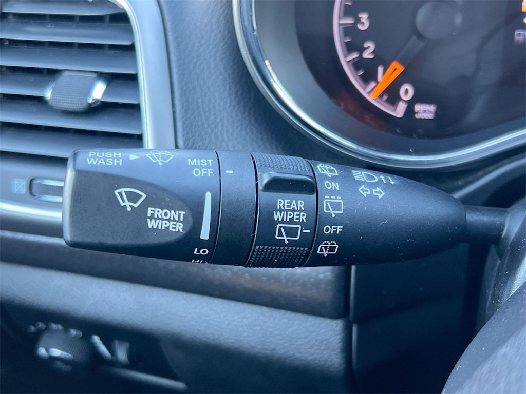 Thumbnail: 2018 Jeep Grand Cherokee - 32