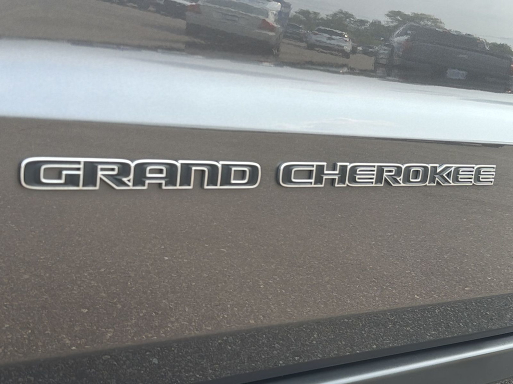Thumbnail: 2020 Jeep Grand Cherokee - 23