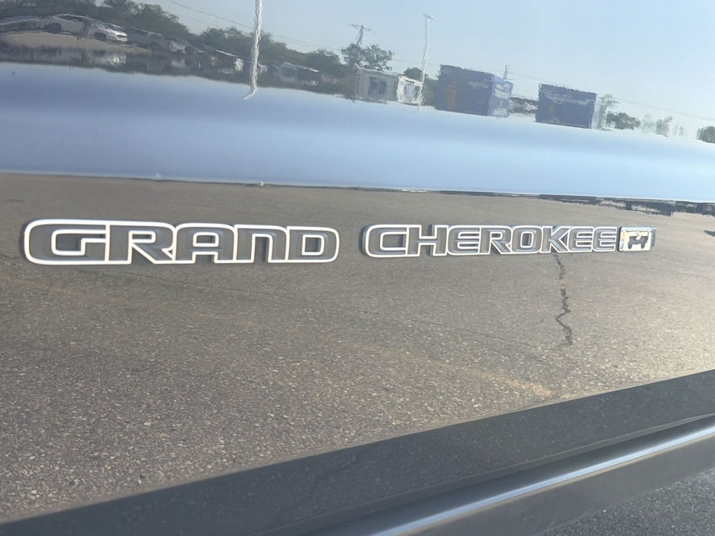 Thumbnail: 2022 Jeep Grand Cherokee - 7