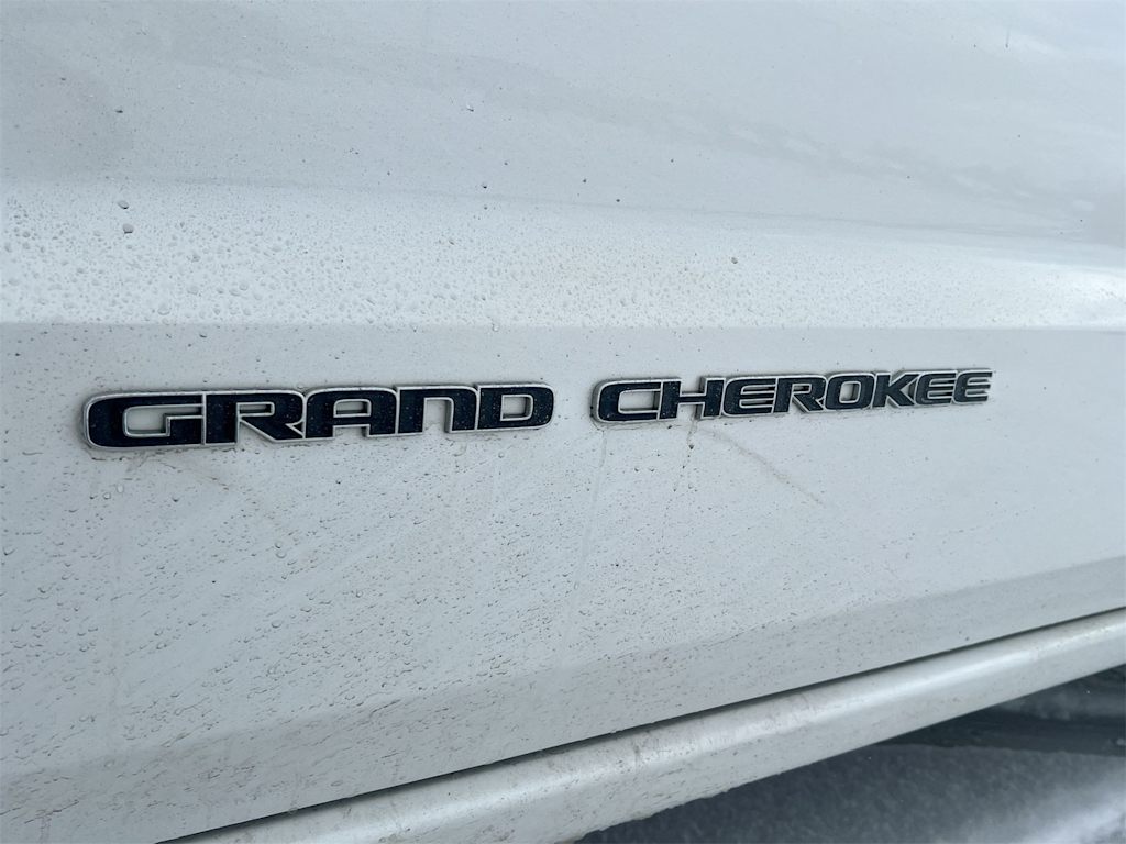 Thumbnail: 2017 Jeep Grand Cherokee - 24