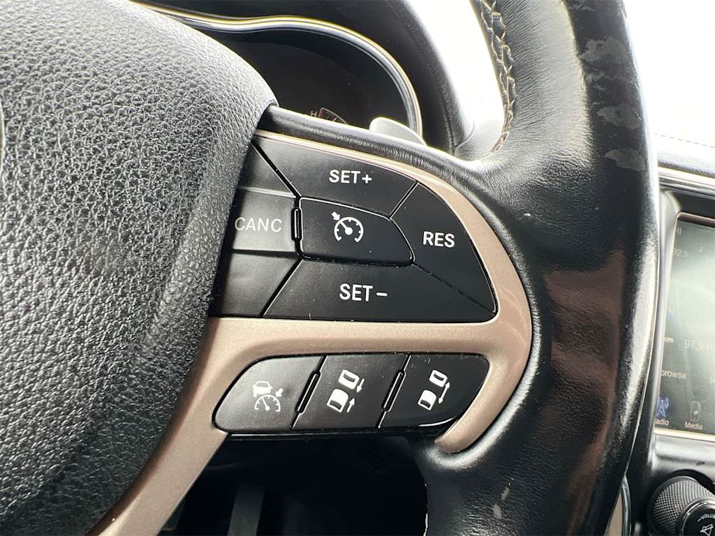 Thumbnail: 2017 Jeep Grand Cherokee - 30