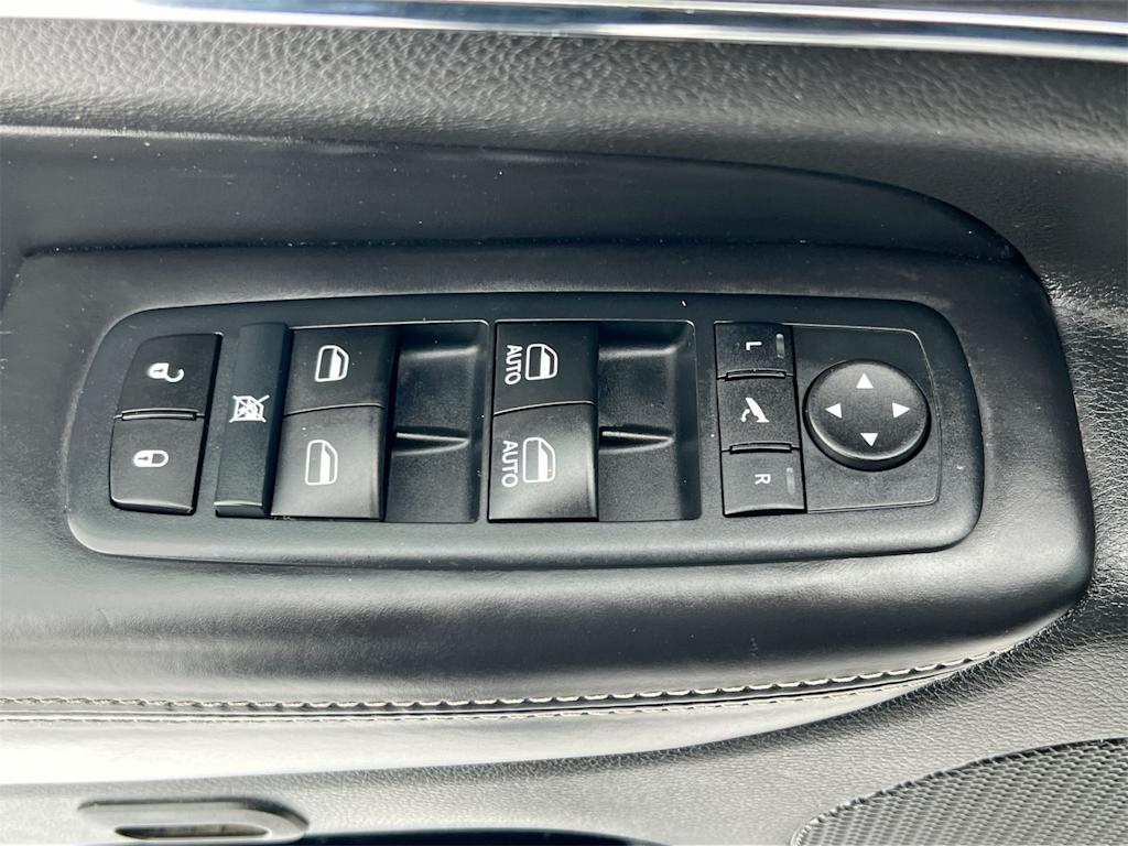 Thumbnail: 2017 Jeep Grand Cherokee - 25