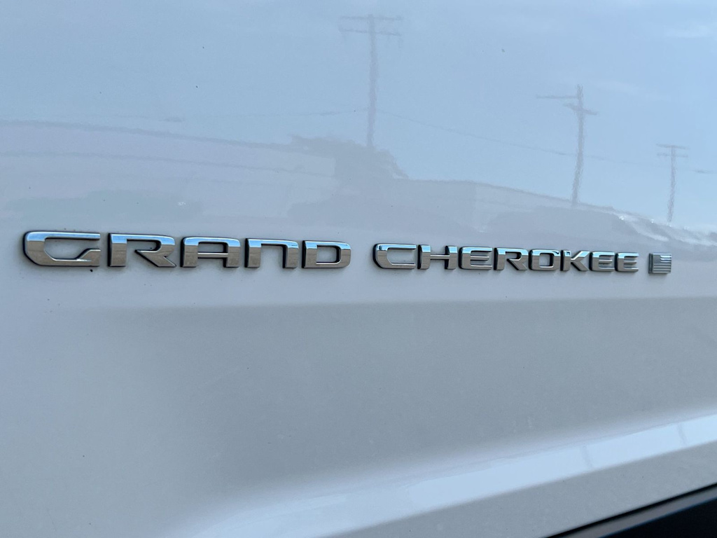Thumbnail: 2022 Jeep Grand Cherokee L - 23