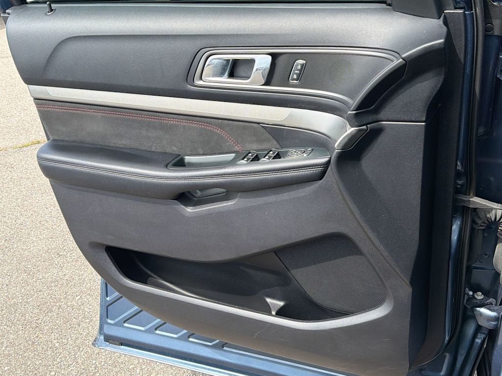Thumbnail: 2018 Ford Explorer - 34