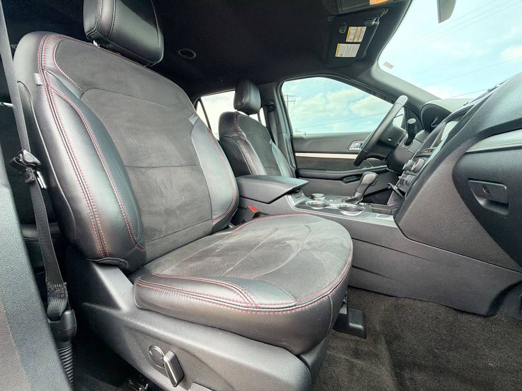 Thumbnail: 2018 Ford Explorer - 28