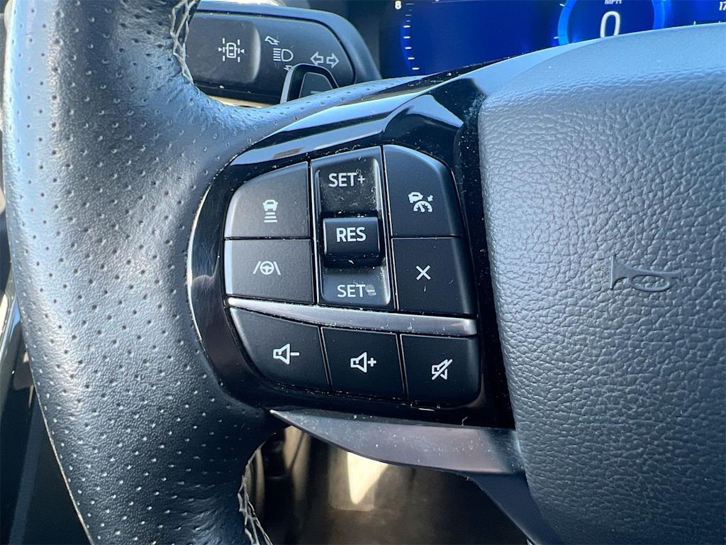 Thumbnail: 2022 Ford Explorer - 27