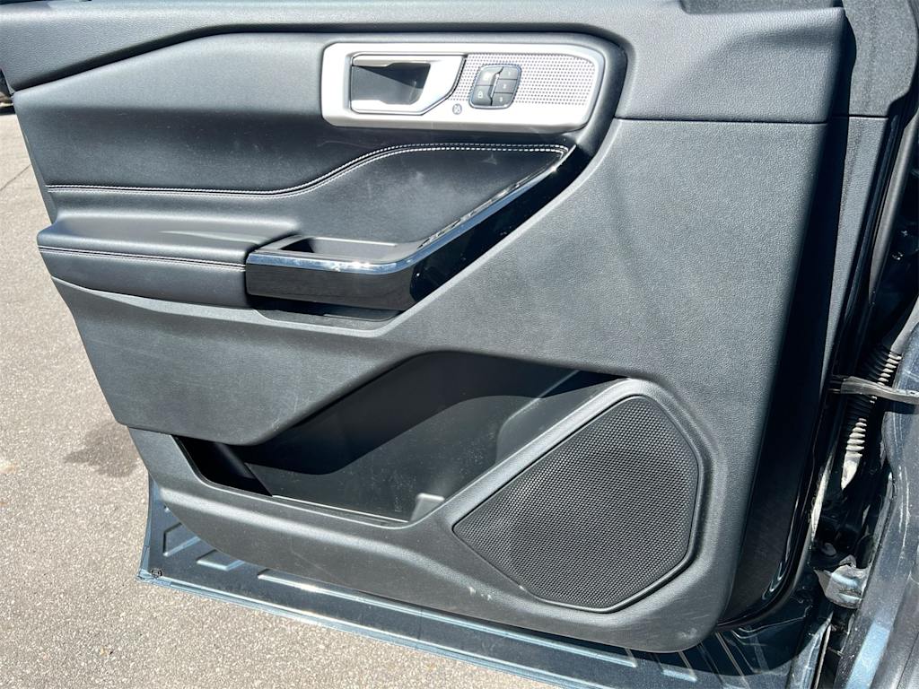 Thumbnail: 2022 Ford Explorer - 33