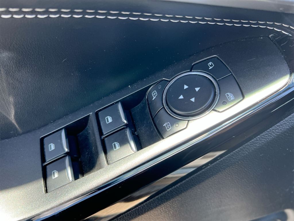 Thumbnail: 2022 Ford Explorer - 24