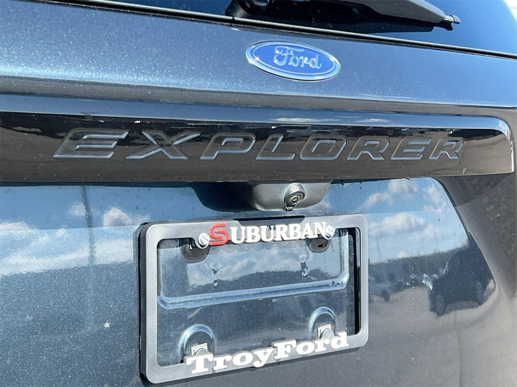 Thumbnail: 2022 Ford Explorer - 7