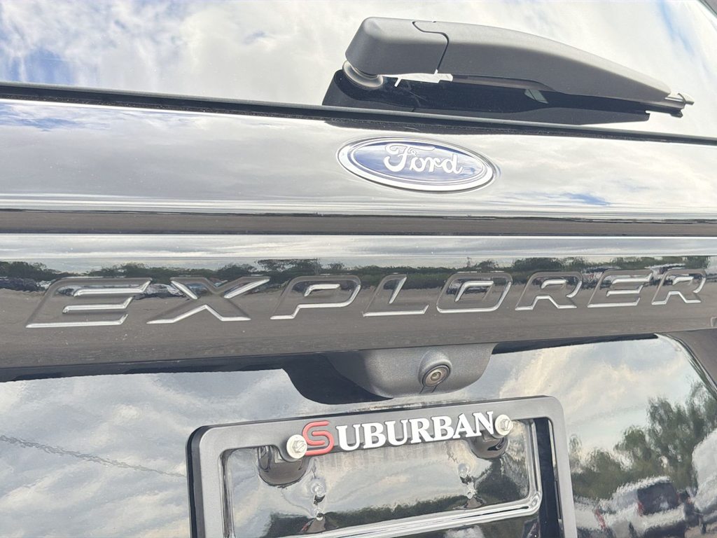 Thumbnail: 2023 Ford Explorer - 7