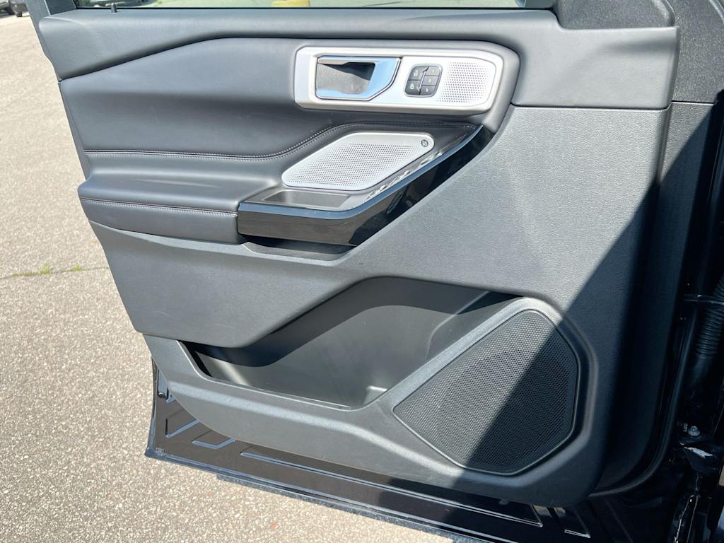 Thumbnail: 2023 Ford Explorer - 32