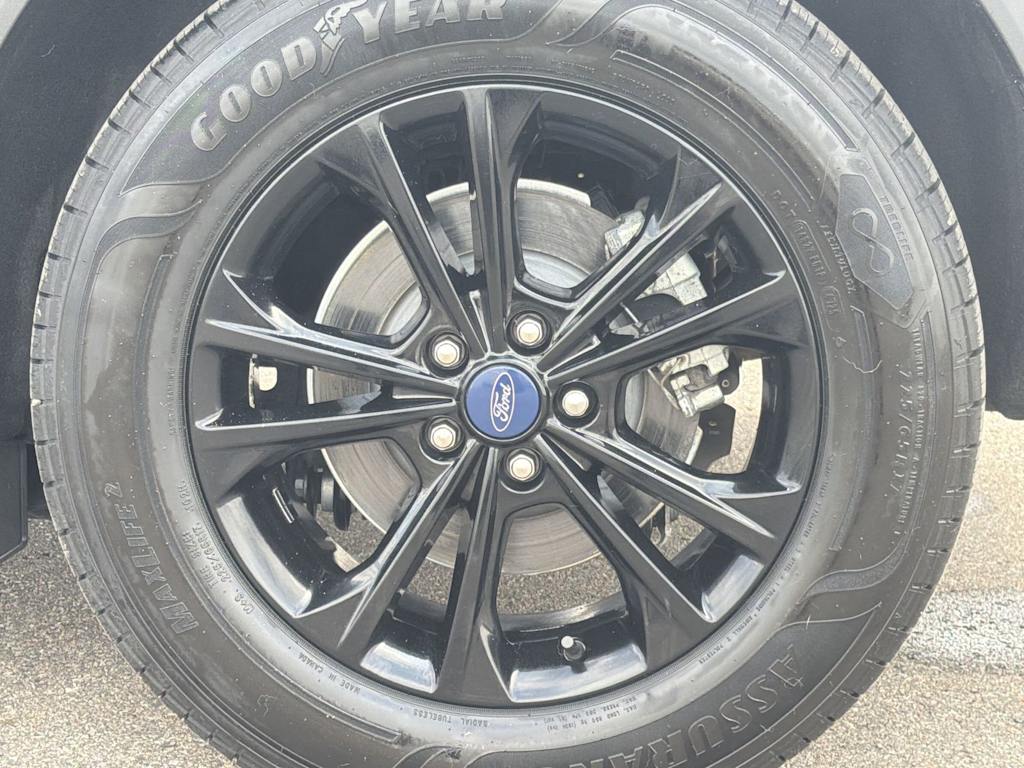 Thumbnail: 2021 Ford Escape - 8
