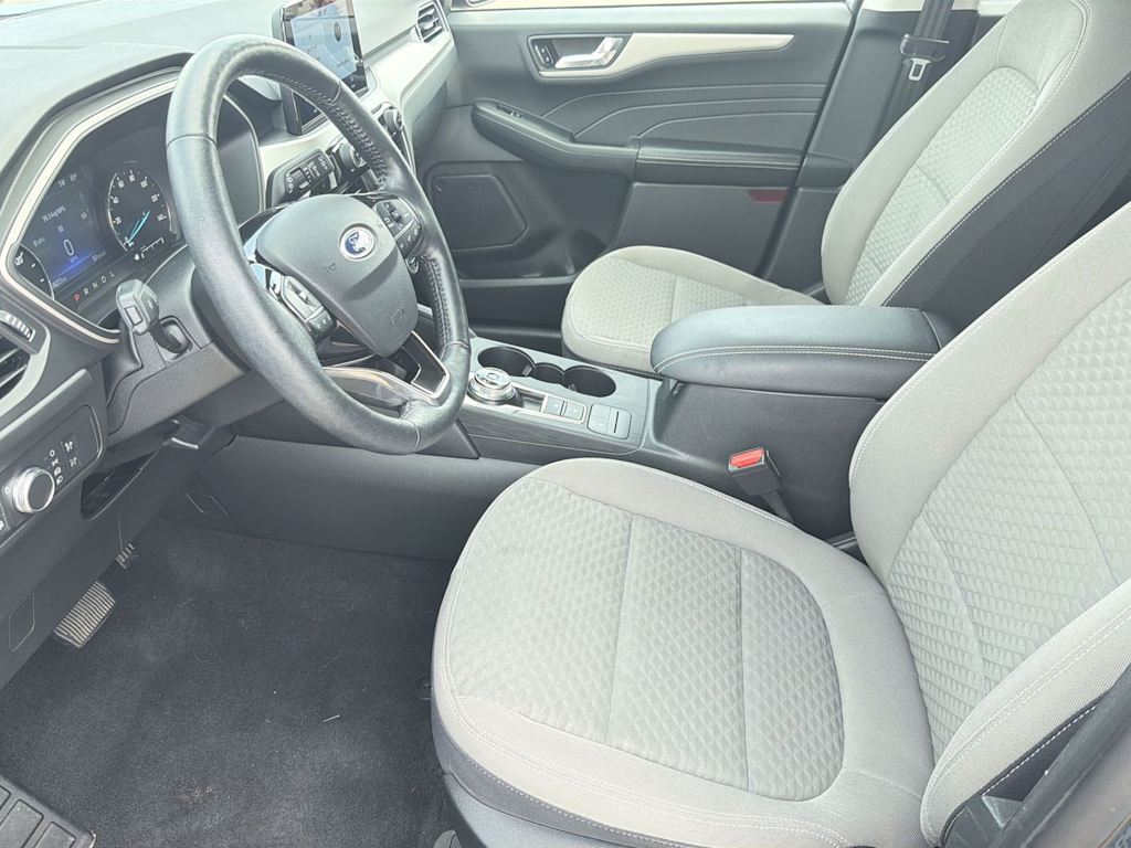 Thumbnail: 2021 Ford Escape - 10