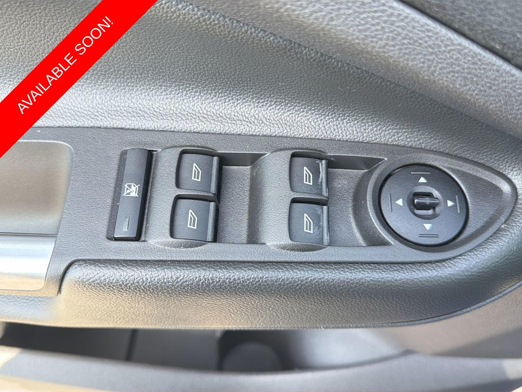 Thumbnail: 2015 Ford Escape - 25