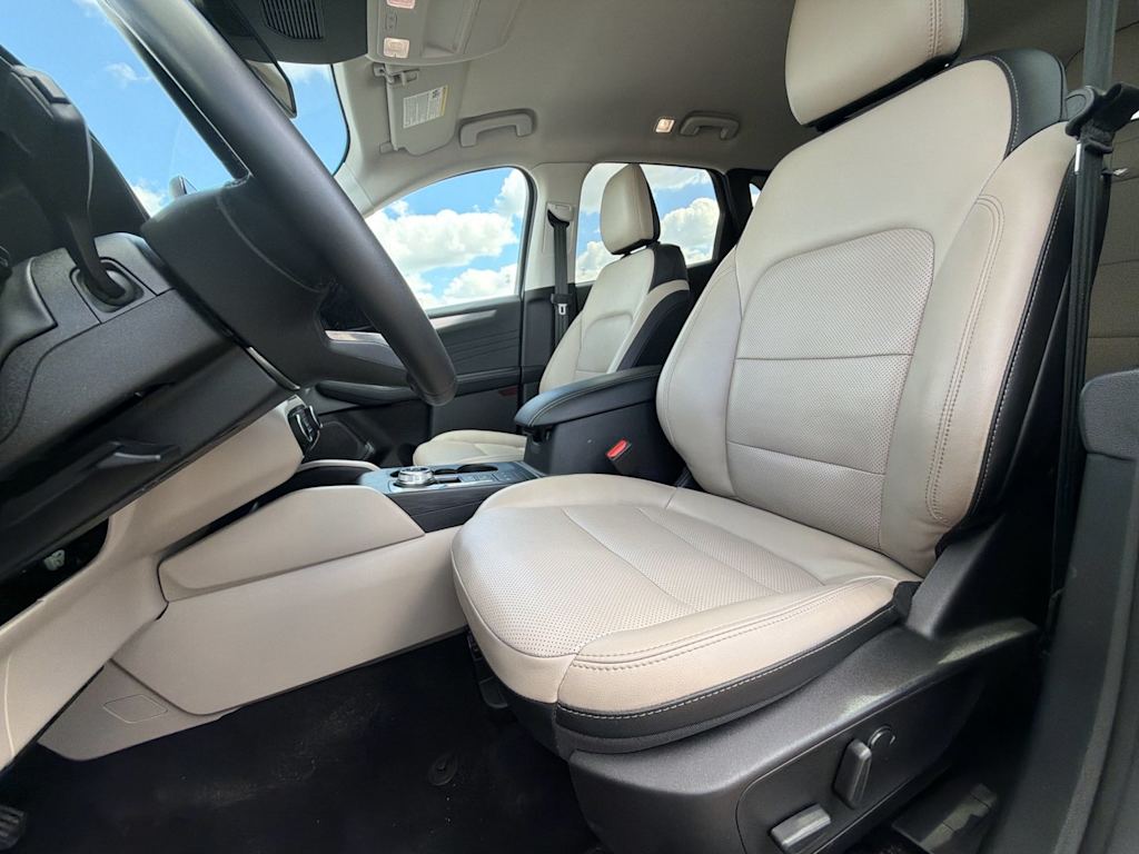 Thumbnail: 2022 Ford Escape - 11