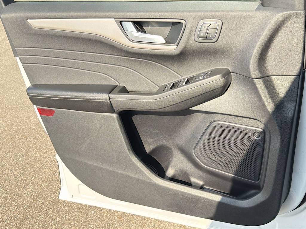 Thumbnail: 2022 Ford Escape - 33