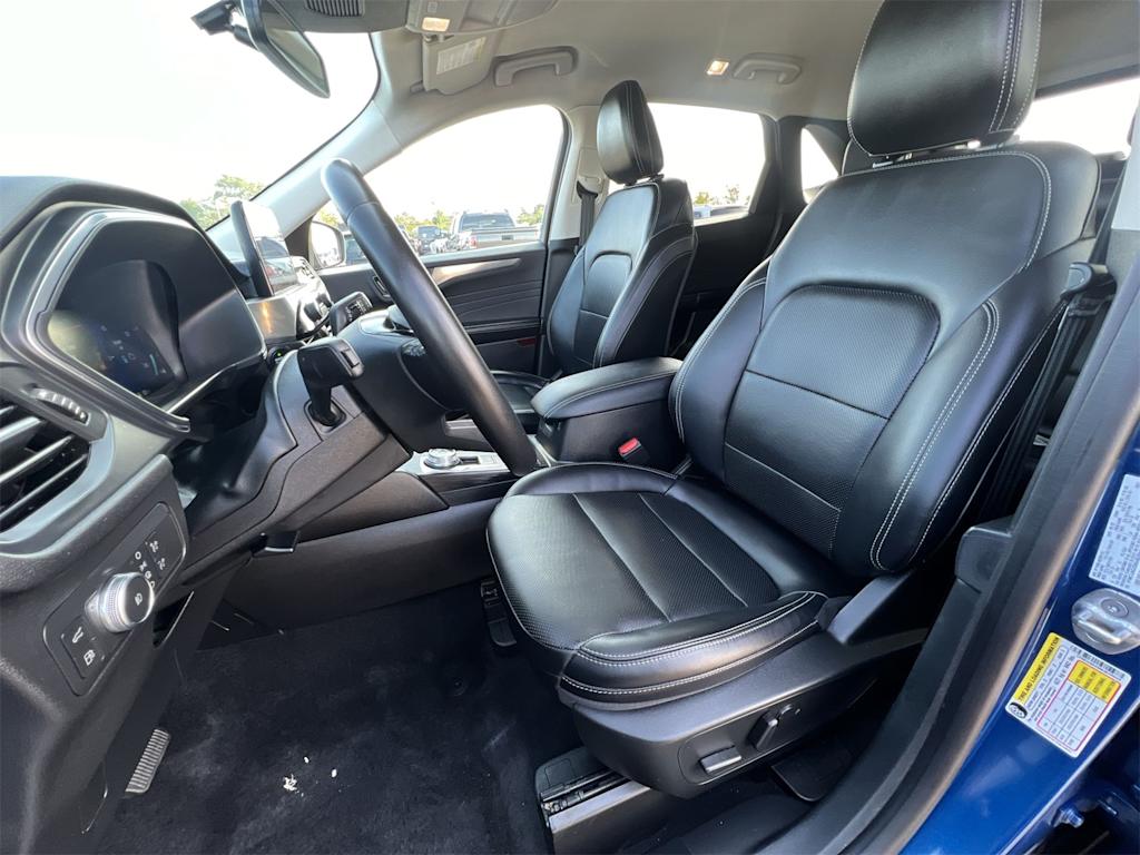 Thumbnail: 2022 Ford Escape - 12