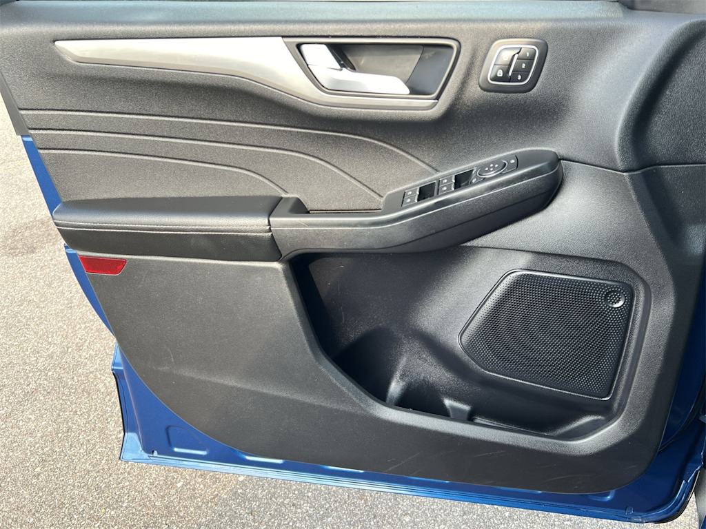 Thumbnail: 2022 Ford Escape - 34