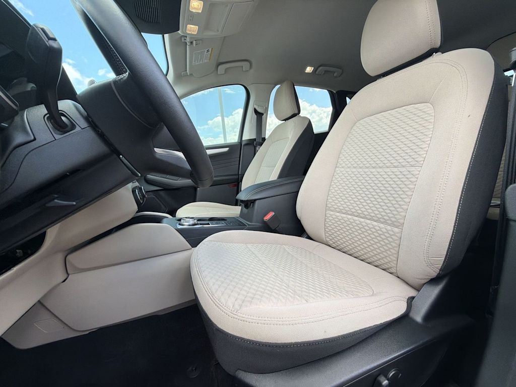 Thumbnail: 2021 Ford Escape - 11
