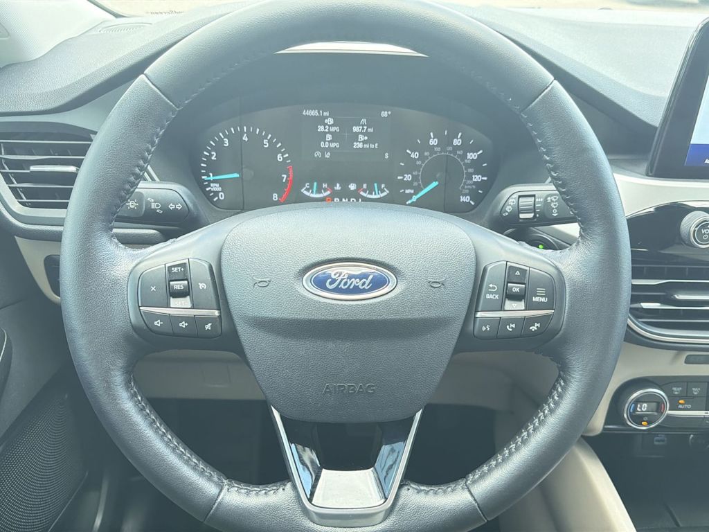 Thumbnail: 2021 Ford Escape - 9