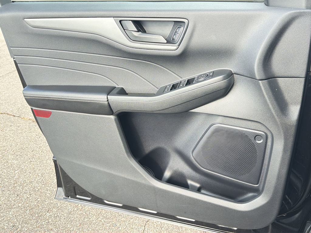 Thumbnail: 2024 Ford Escape - 33