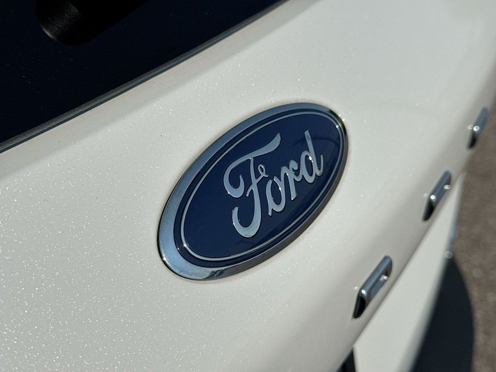 Thumbnail: 2022 Ford Escape - 23