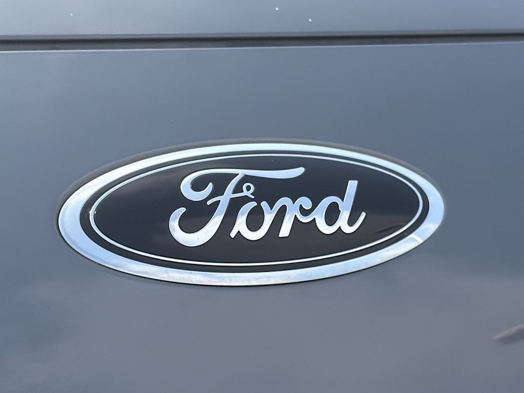 Thumbnail: 2021 Ford Escape - 7