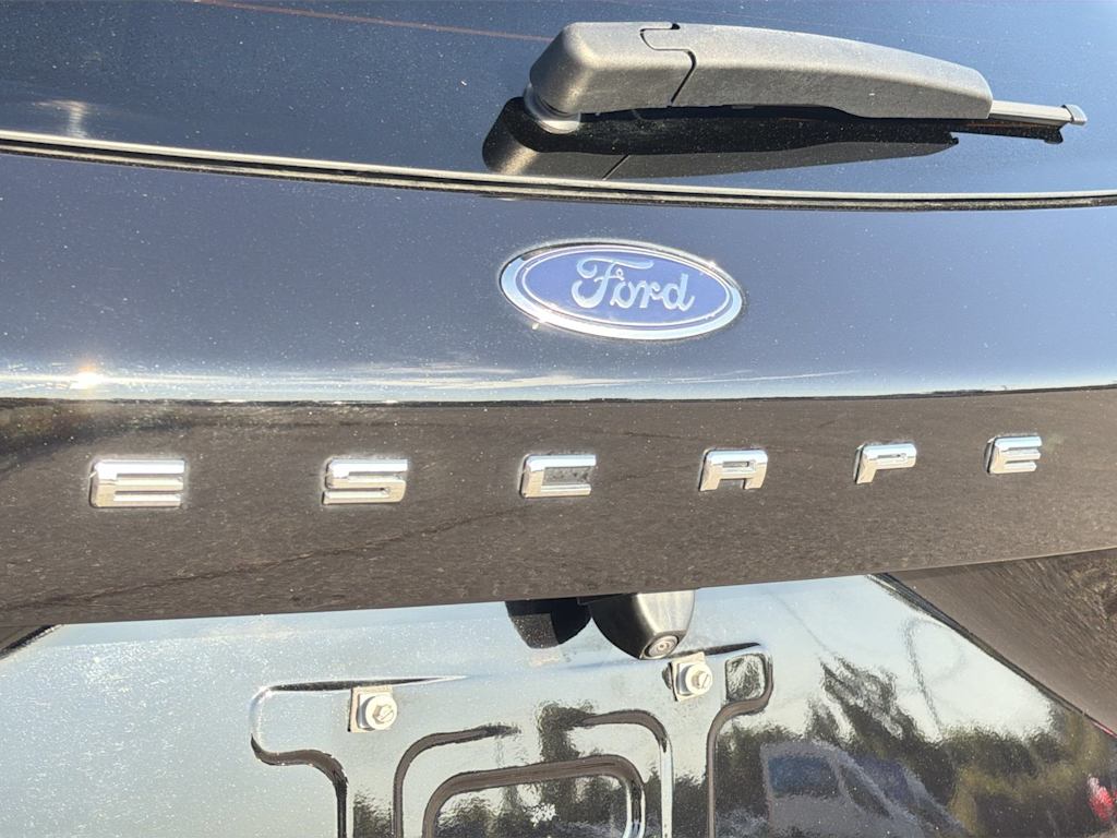 Thumbnail: 2023 Ford Escape - 22