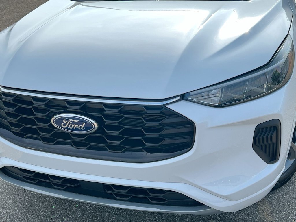 Thumbnail: 2023 Ford Escape - 23