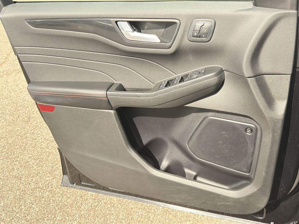 Thumbnail: 2023 Ford Escape - 34