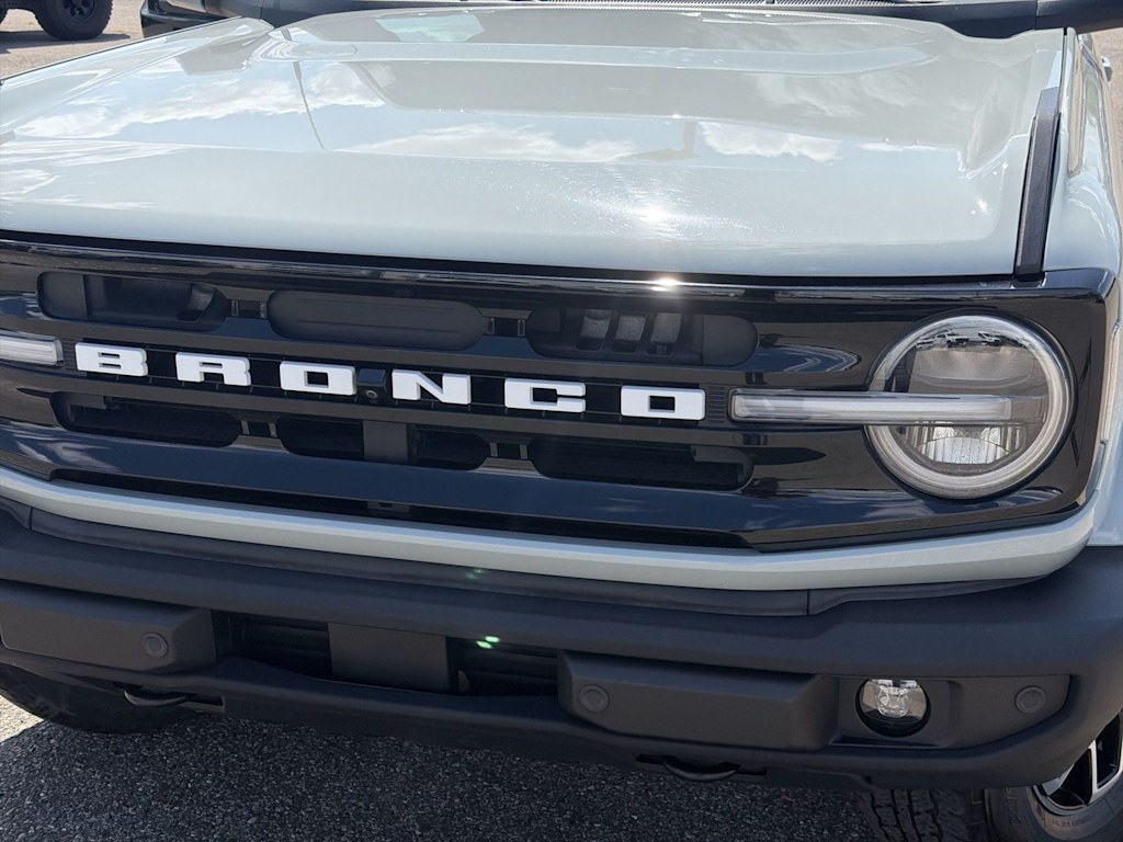 Thumbnail: 2021 Ford Bronco - 23