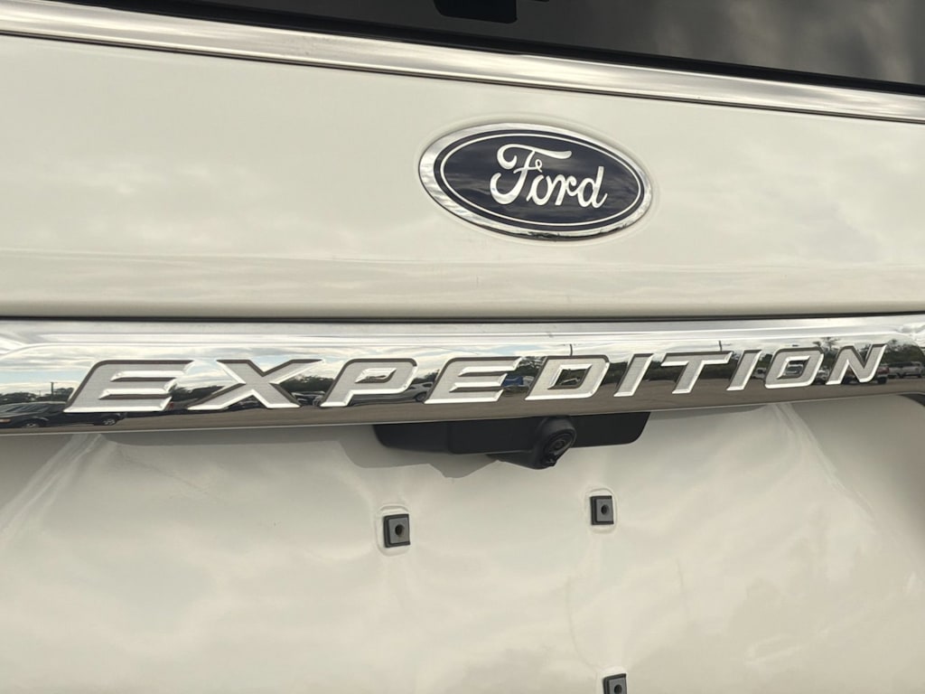 Thumbnail: 2021 Ford Expedition - 24