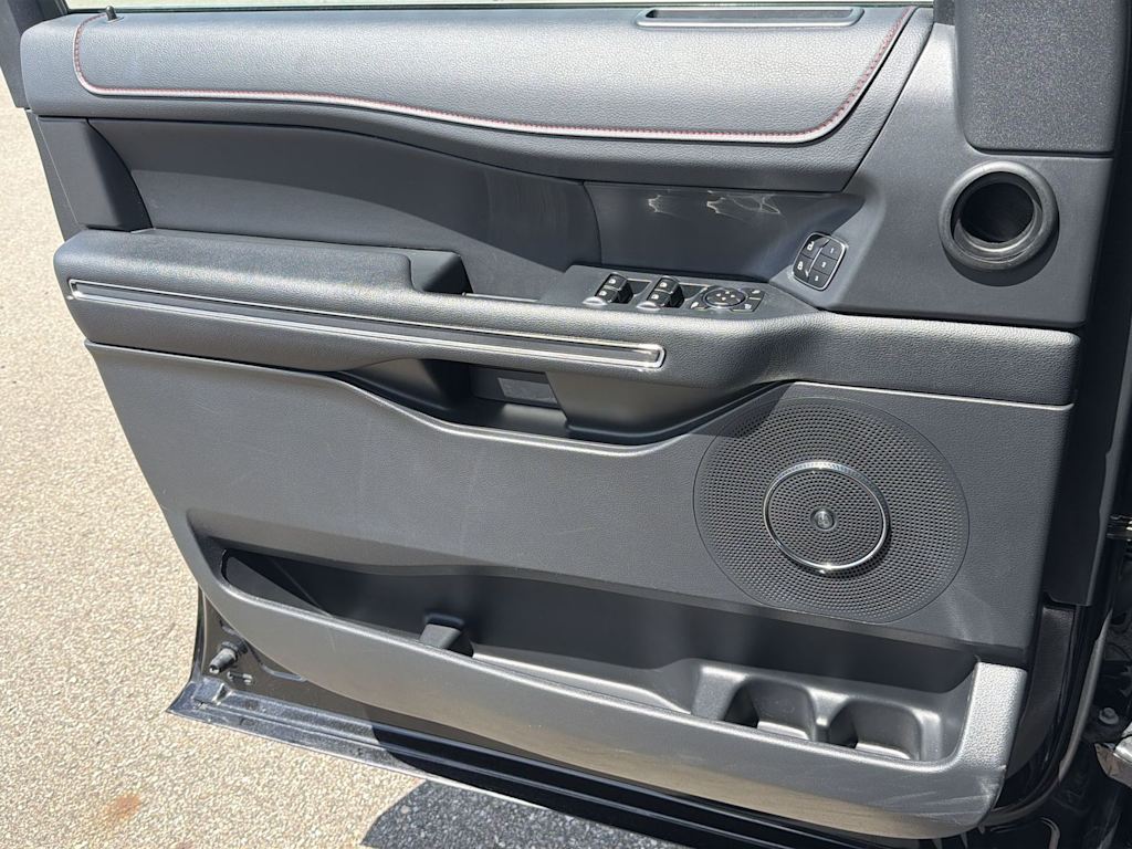 Thumbnail: 2023 Ford Expedition - 32
